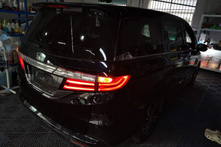 Used Honda Odyssey 2017 2.4L Luxury Edition Rear Right 45 Deg