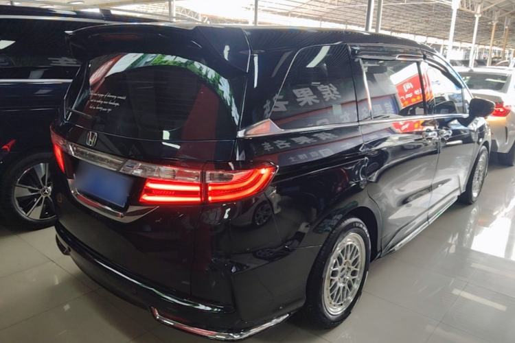 Used Honda Odyssey 2017 2.4L Luxury Edition Rear Right 45 Deg