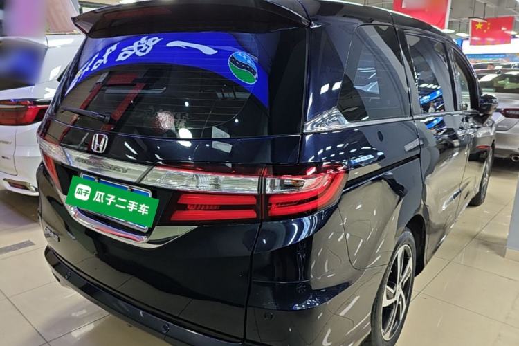 Used Honda Odyssey 2017 2.4L Luxury Edition Rear Right 45 Deg