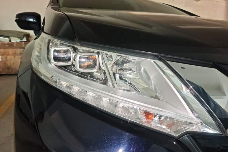 Used Honda Odyssey 2017 2.4L Smart Edition Right Front Headlight