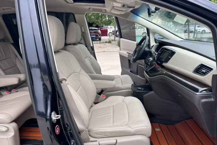 Used Honda Odyssey 2017 2.4L Luxury Edition Right Front Seat
