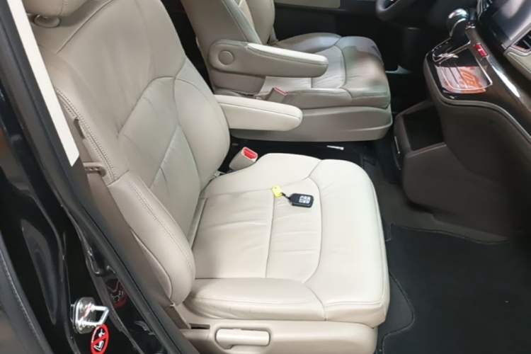 Used Honda Odyssey 2017 2.4L Luxury Edition Right Front Seat