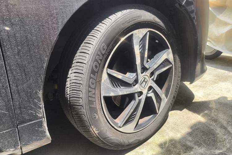 Used Honda Odyssey 2017 2.4L Smart Edition Right Front Wheel Hub