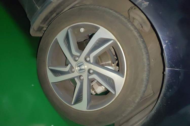 Used Honda Odyssey 2017 2.4L Smart Edition Right Front Wheel Hub