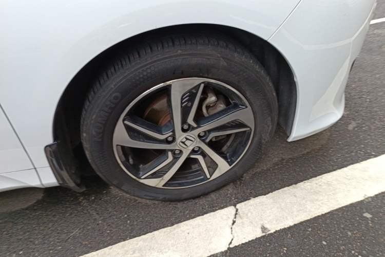Used Honda Odyssey 2017 2.4L Smart Edition Right Front Wheel Hub