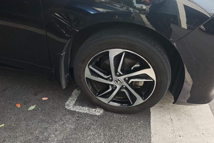 Used Honda Odyssey 2017 2.4L Smart Edition Right Front Wheel Hub