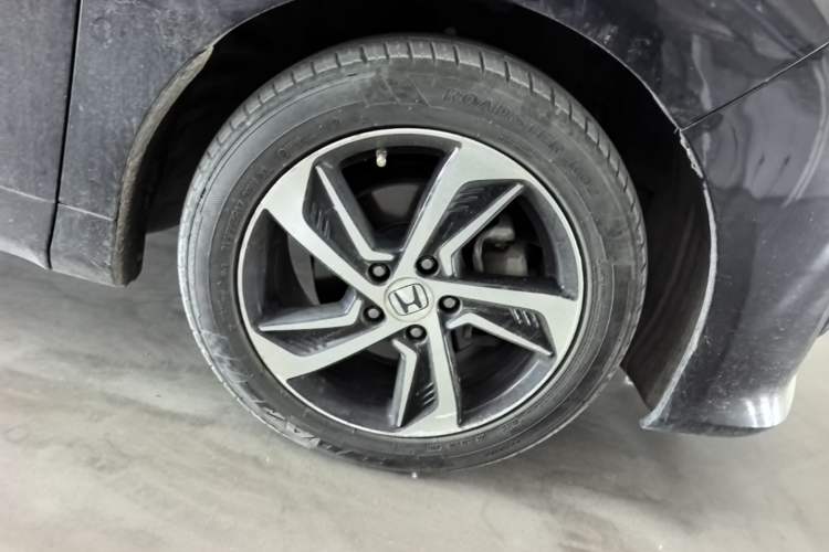 Used Honda Odyssey 2017 2.4L Smart Edition Right Front Wheel Hub