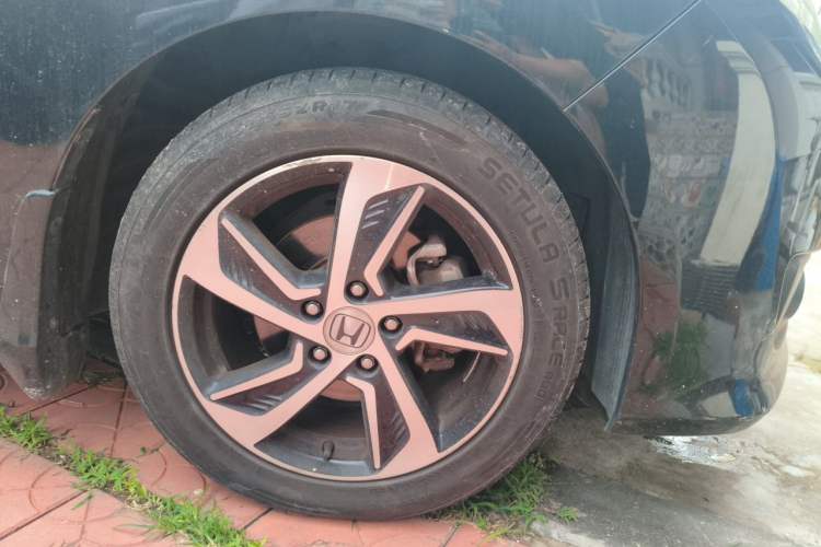 Used Honda Odyssey 2017 2.4L Smart Edition Right Front Wheel Hub