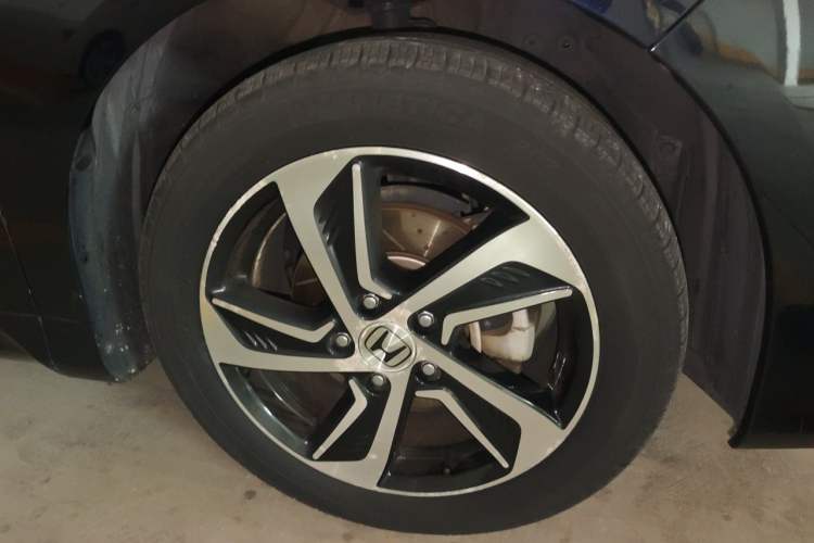 Used Honda Odyssey 2017 2.4L Smart Edition Right Front Wheel Hub