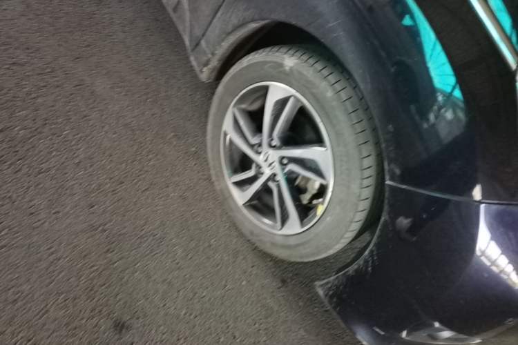Used Honda Odyssey 2017 2.4L Luxury Edition Right Front Wheel Hub
