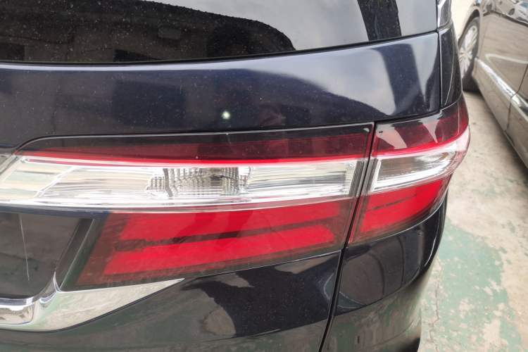 Used Honda Odyssey 2017 2.4L Smart Edition Right Rear Taillight