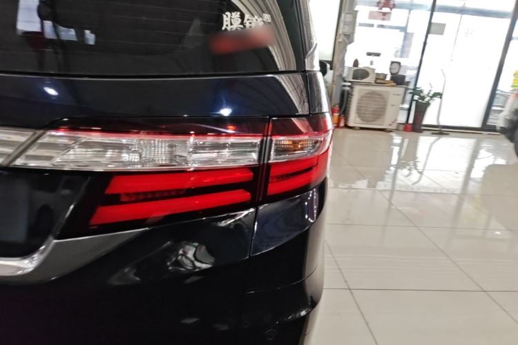 Used Honda Odyssey 2017 2.4L Luxury Edition Right Rear Taillight