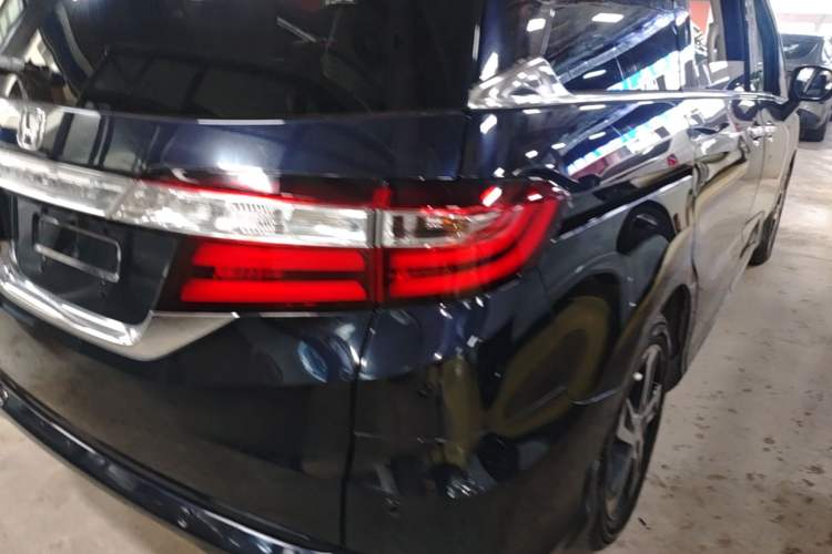Used Honda Odyssey 2017 2.4L Smart Edition Right Rear Taillight