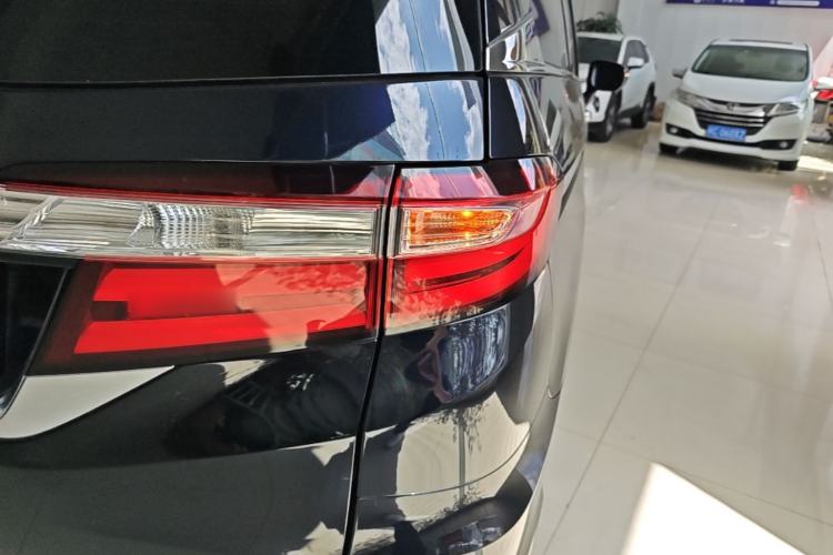 Used Honda Odyssey 2017 2.4L Smart Edition Right Rear Taillight