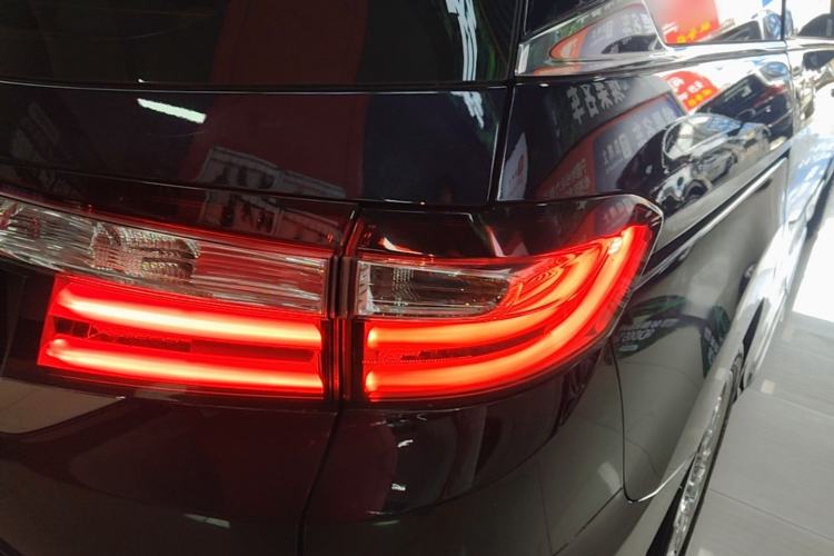 Used Honda Odyssey 2017 2.4L Luxury Edition Right Rear Taillight