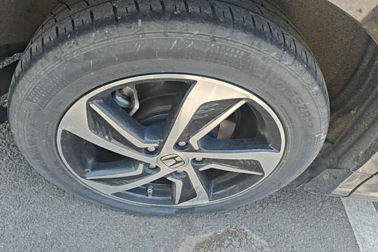 Used Honda Odyssey 2017 2.4L Smart Edition Right Rear Wheel Hub