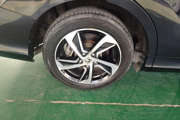 Used Honda Odyssey 2017 2.4L Smart Edition Right Rear Wheel Hub