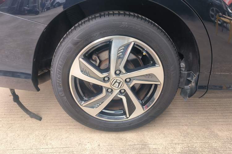Used Honda Odyssey 2017 2.4L Luxury Edition Right Rear Wheel Hub
