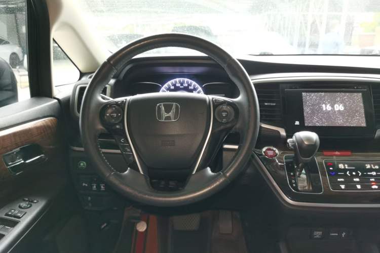 Used Honda Odyssey 2017 2.4L Smart Edition Steering Wheel