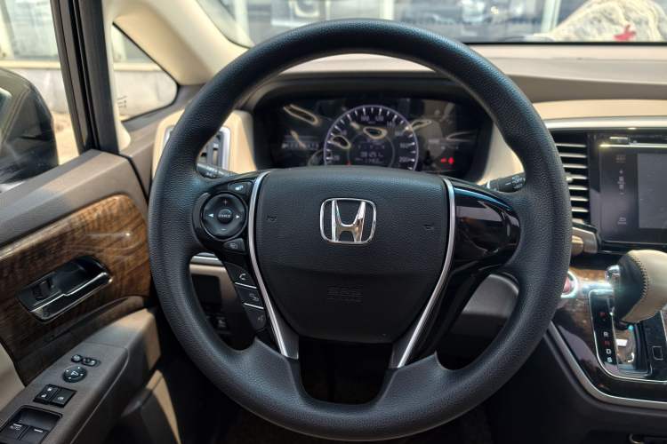 Used Honda Odyssey 2017 2.4L Luxury Edition Steering Wheel