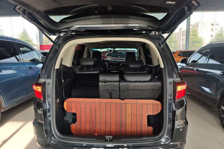Used Honda Odyssey 2017 2.4L Smart Edition Trunk