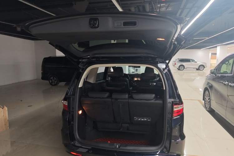 Used Honda Odyssey 2017 2.4L Supreme Edition Trunk