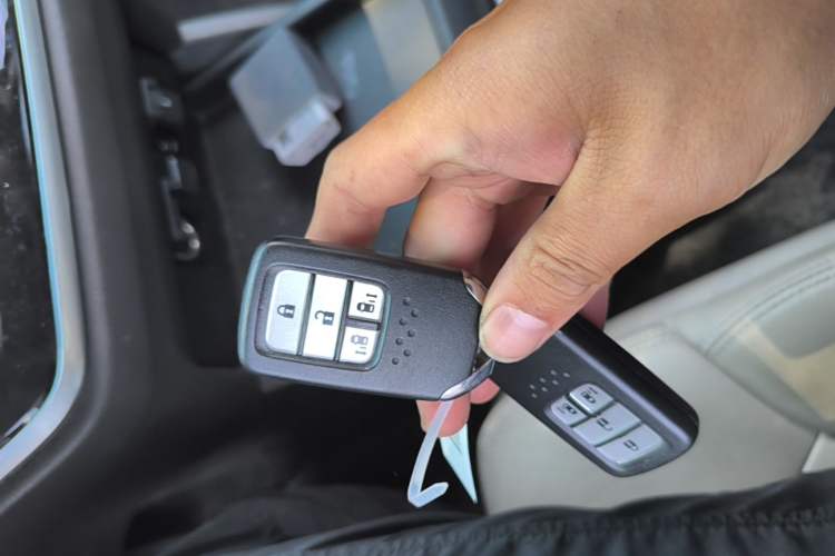 Used Honda Odyssey 2017 2.4L Luxury Edition Vehicle Key