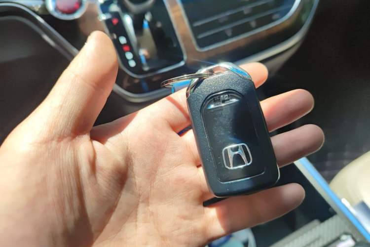 Used Honda Odyssey 2017 2.4L Luxury Edition Vehicle Key
