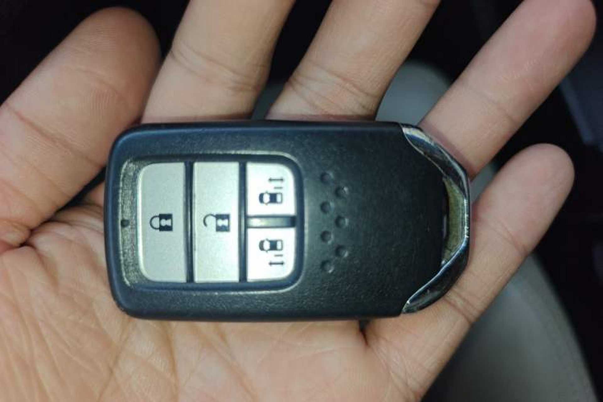 Used Honda Odyssey 2017 2.4L Luxury Edition Vehicle Key