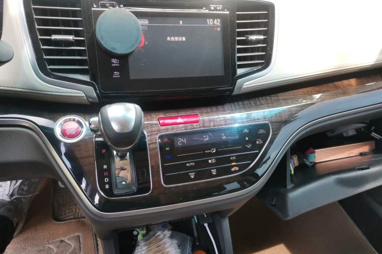 Used Honda Odyssey 2017 2.4L Luxury Edition Audio And AC Panel