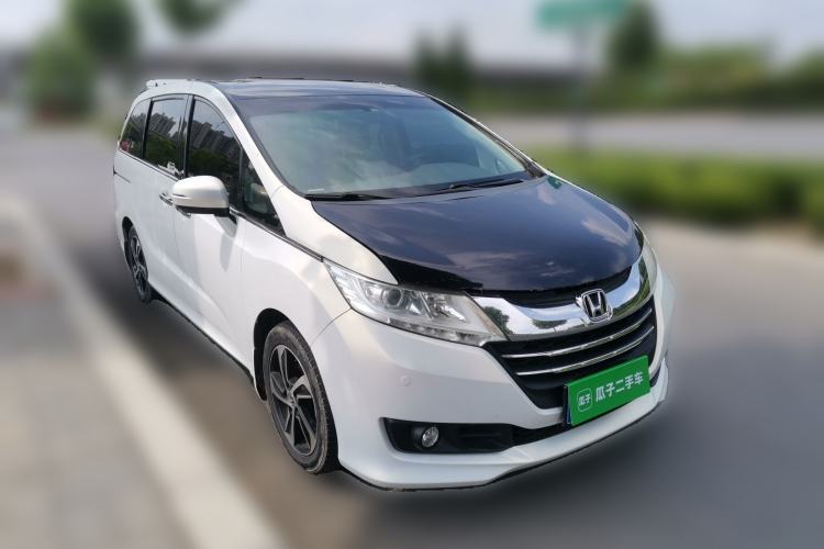 Used Honda Odyssey 2017 2.4L Luxury Edition Front Right 45 Deg