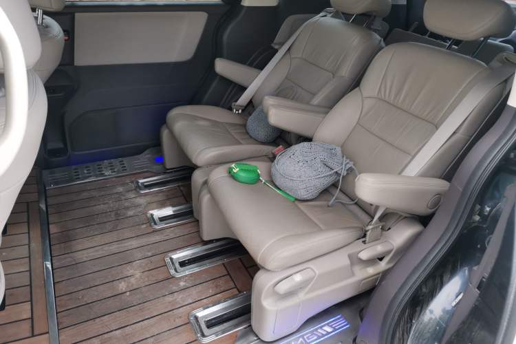 Used Honda Odyssey 2017 2.4L Luxury Edition Left Rear Seat