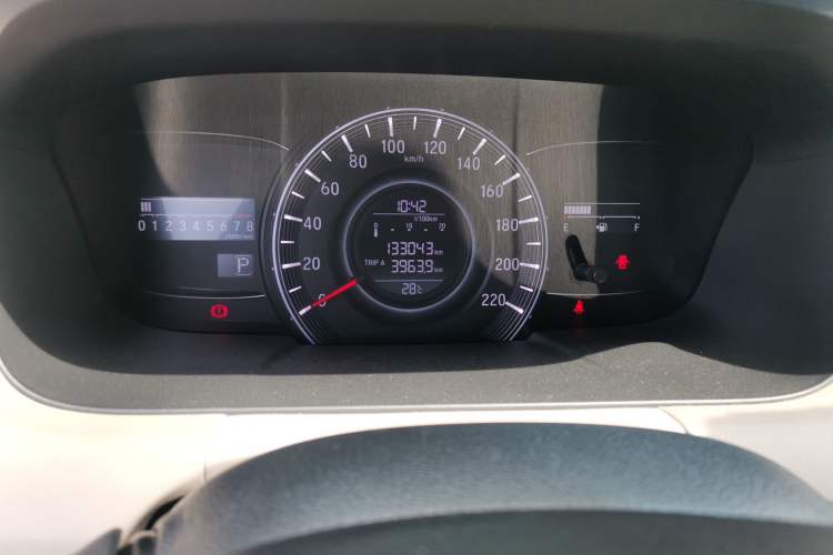 Used Honda Odyssey 2017 2.4L Luxury Edition Odometer Close Up
