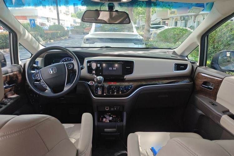 Used Honda Odyssey 2017 2.4L Smart Edition Center Console