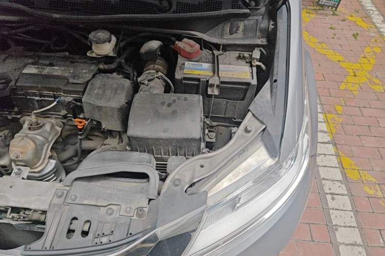 Used Honda Odyssey 2017 2.4L Luxury Edition Engine Bay Left
