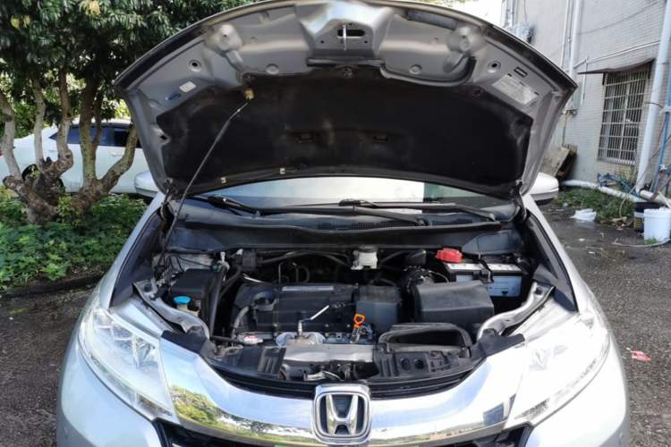 Used Honda Odyssey 2017 2.4L Smart Edition Engine Bay
