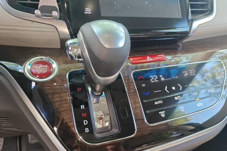Used Honda Odyssey 2017 2.4L Smart Edition Gear Lever