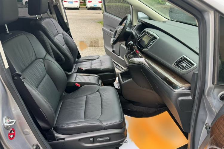 Used Honda Odyssey 2017 2.4L Smart Edition Interior 3
