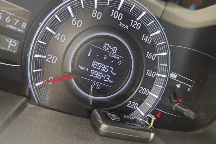 Used Honda Odyssey 2017 2.4L Luxury Edition Odometer Close Up