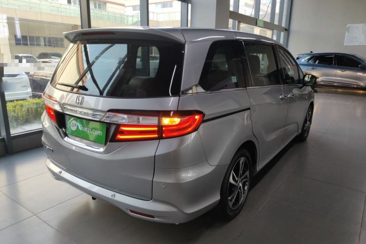 Used Honda Odyssey 2017 2.4L Luxury Edition Rear Right 45 Deg