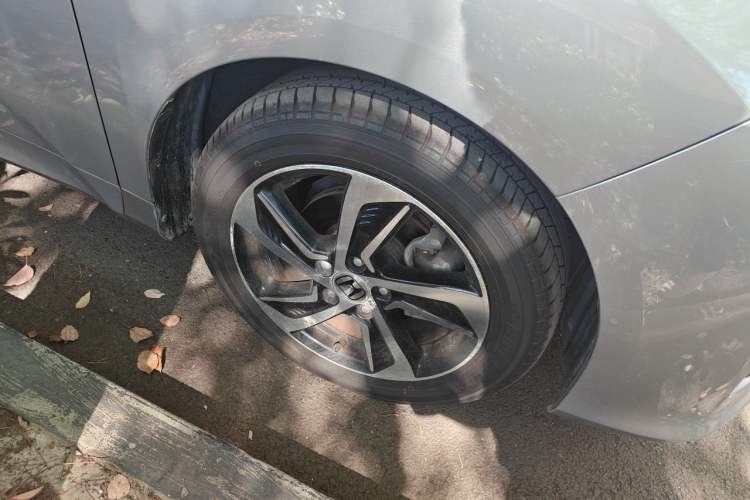 Used Honda Odyssey 2017 2.4L Smart Edition Right Front Wheel Hub
