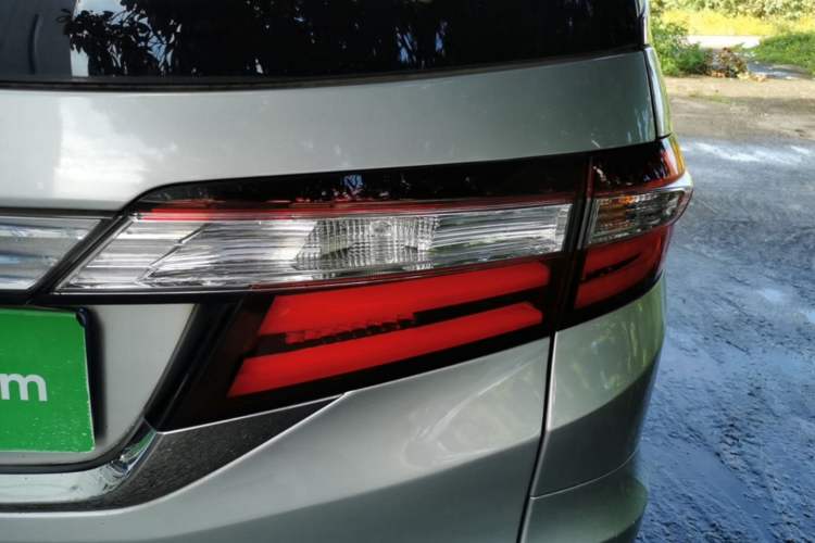 Used Honda Odyssey 2017 2.4L Smart Edition Right Rear Taillight