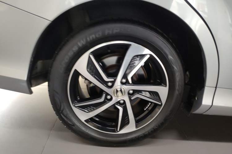 Used Honda Odyssey 2017 2.4L Luxury Edition Right Rear Wheel Hub