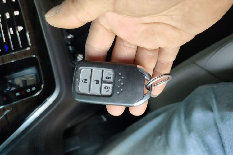 Used Honda Odyssey 2017 2.4L Luxury Edition Vehicle Key