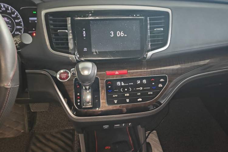 Used Honda Odyssey 2017 2.4L Smart Edition Audio And AC Panel