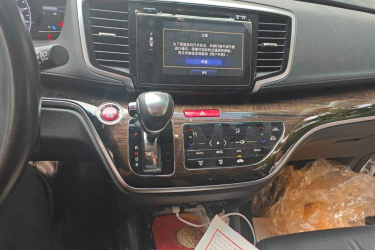 Used Honda Odyssey 2017 2.4L Smart Edition Audio And AC Panel