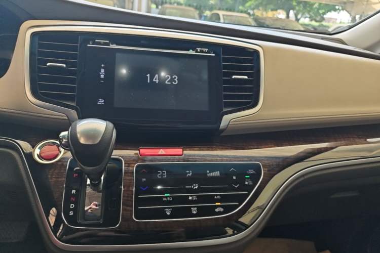 Used Honda Odyssey 2017 2.4L Luxury Edition Audio And AC Panel