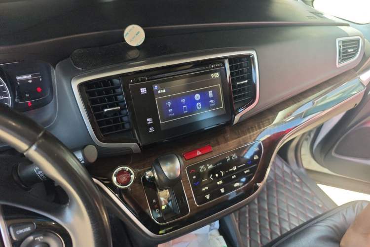 Used Honda Odyssey 2017 2.4L Smart Edition Audio And AC Panel