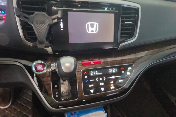 Used Honda Odyssey 2017 2.4L Smart Edition Audio And AC Panel