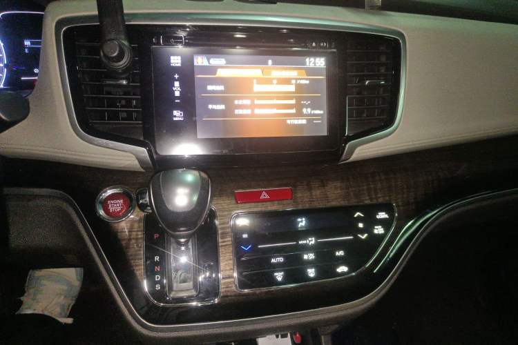 Used Honda Odyssey 2017 2.4L Luxury Edition Audio And AC Panel